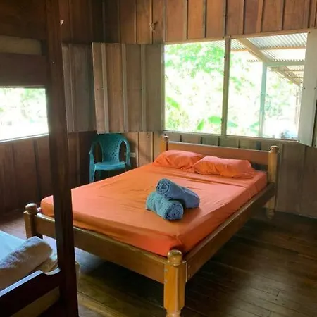 Agradable Cabana Frente Al Mar Parrita Exterior photo