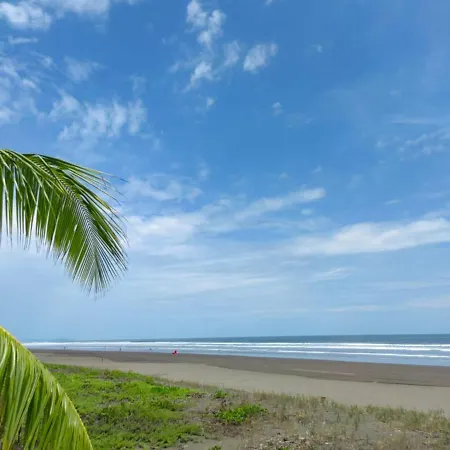Agradable Cabana Frente Al Mar Parrita Exterior photo
